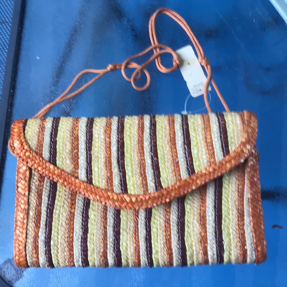 Straw shoulder bag